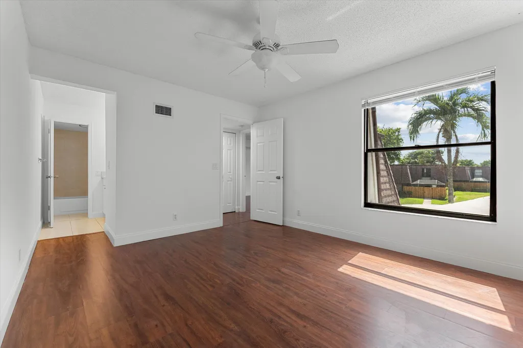 7683 Courtyard Run W Boca Raton FL 33433