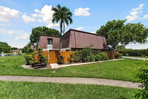 7683 Courtyard Run W Boca Raton FL 33433