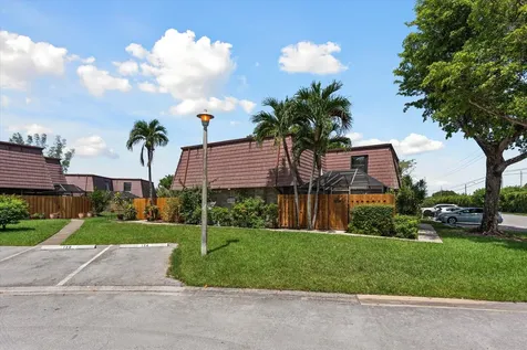 7683 Courtyard Run W Boca Raton FL 33433