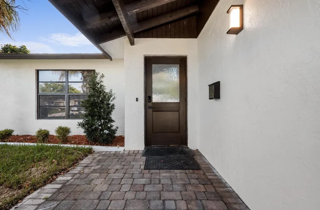 1661 NW 1st Avenue Pompano Beach FL 33060