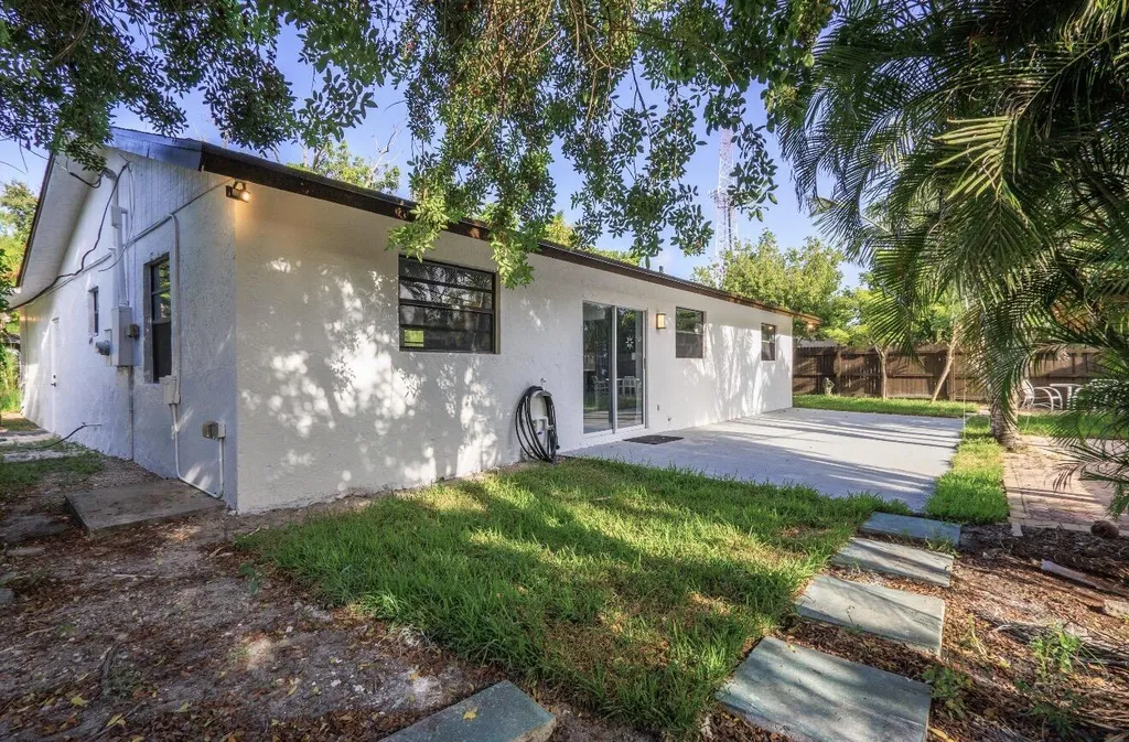 1661 NW 1st Avenue Pompano Beach FL 33060