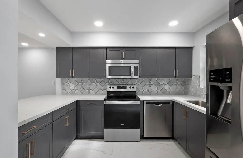 1661 NW 1st Avenue Pompano Beach FL 33060