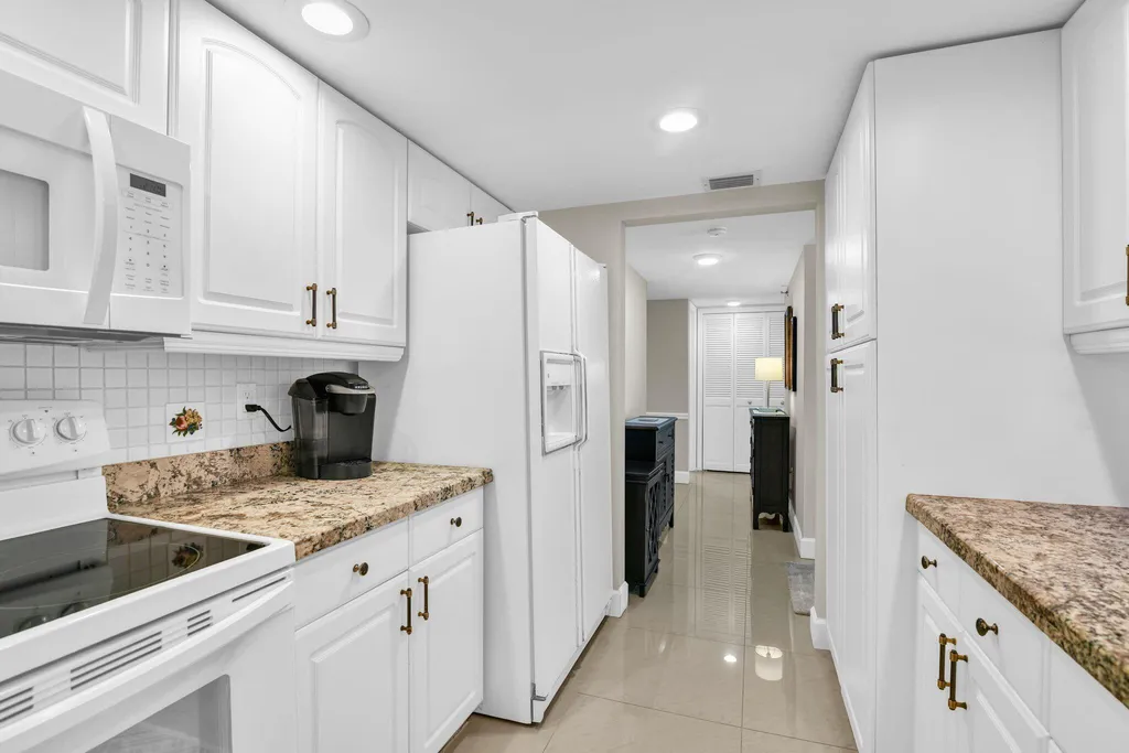 899 Jeffery Street Boca Raton FL 33487