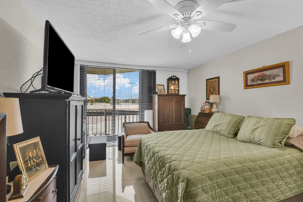 899 Jeffery Street Boca Raton FL 33487