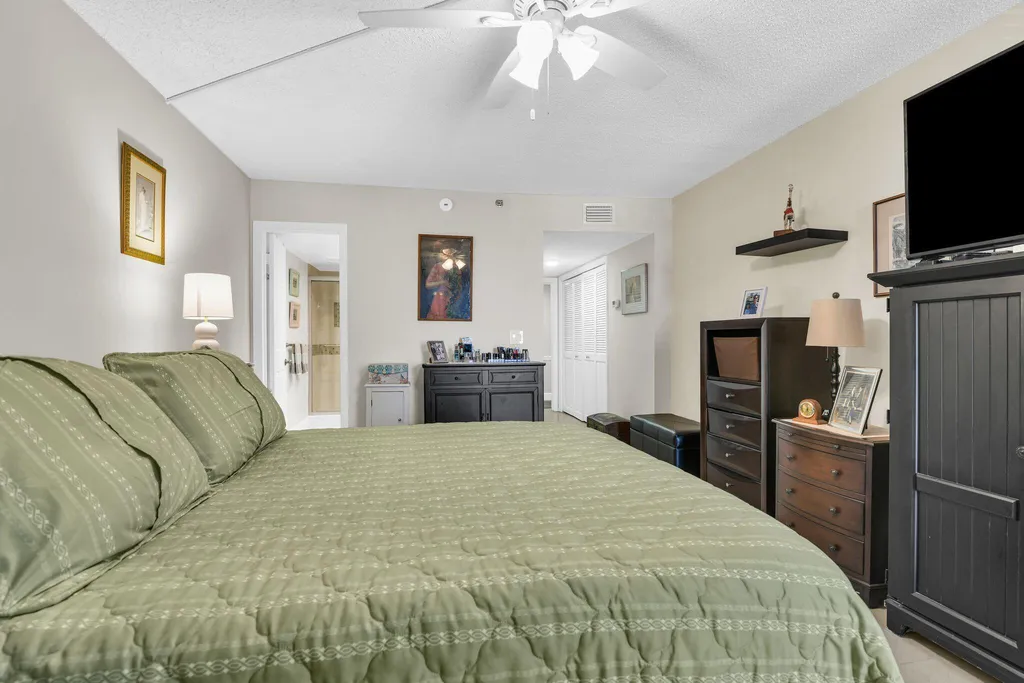 899 Jeffery Street Boca Raton FL 33487