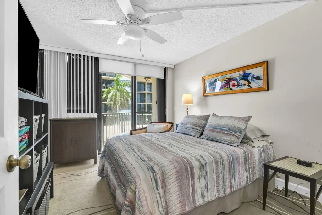 899 Jeffery Street Boca Raton FL 33487