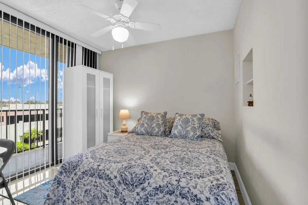 899 Jeffery Street Boca Raton FL 33487