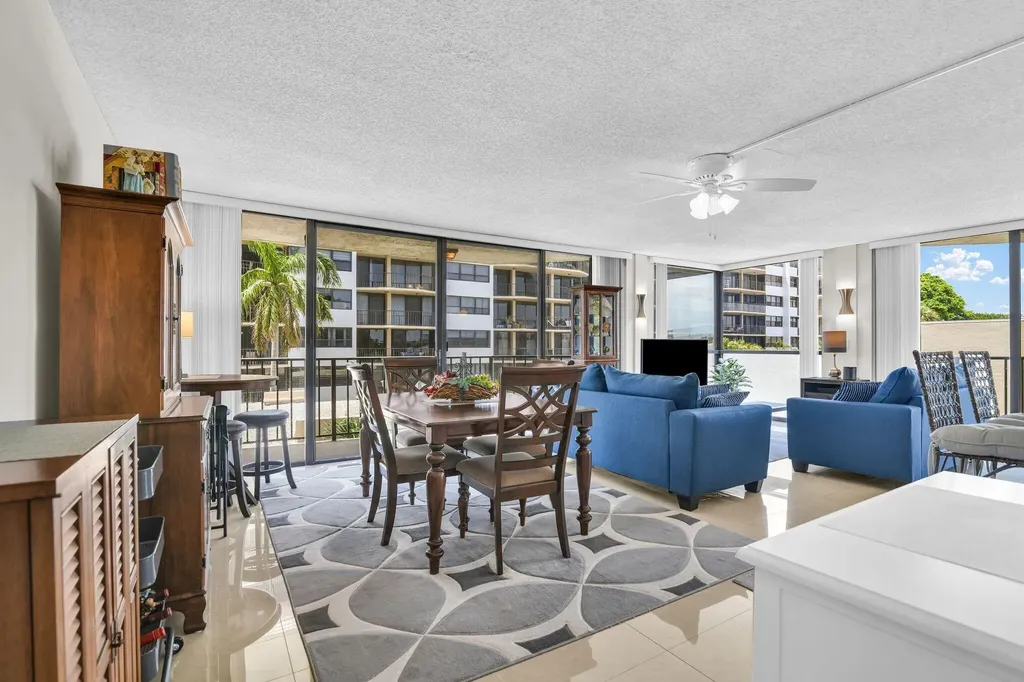 899 Jeffery Street Boca Raton FL 33487