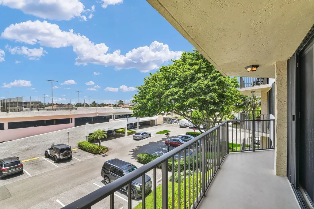 899 Jeffery Street Boca Raton FL 33487