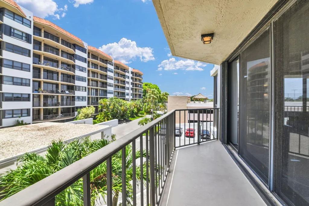 899 Jeffery Street Boca Raton FL 33487