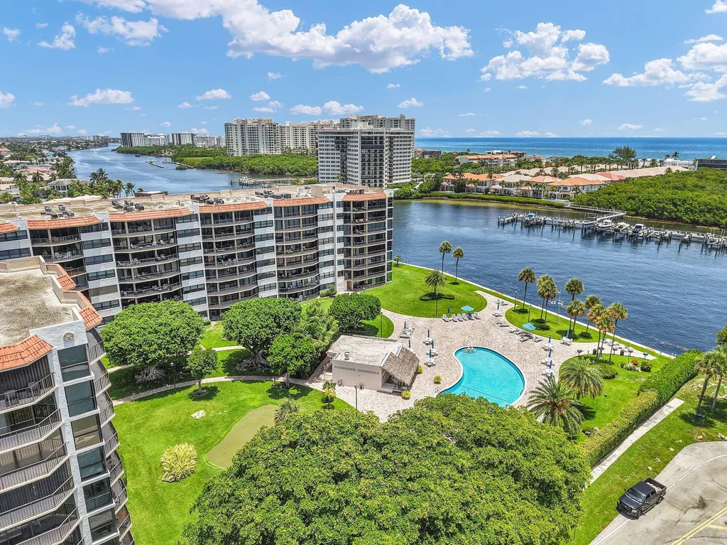 899 Jeffery Street Boca Raton FL 33487