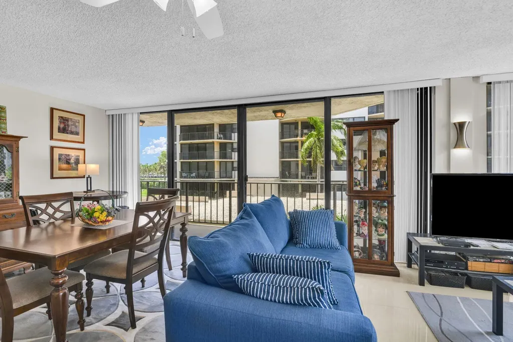 899 Jeffery Street Boca Raton FL 33487