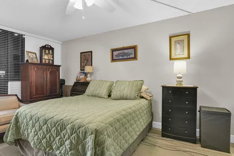 899 Jeffery Street Boca Raton FL 33487