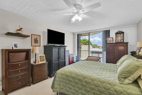 899 Jeffery Street Boca Raton FL 33487