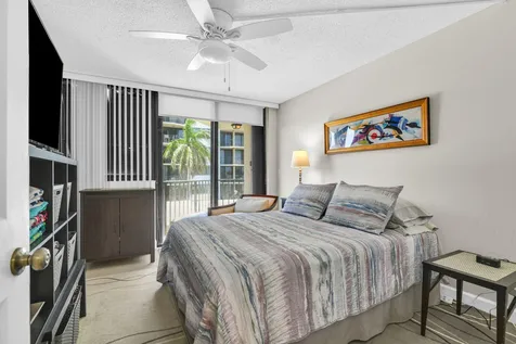 899 Jeffery Street Boca Raton FL 33487