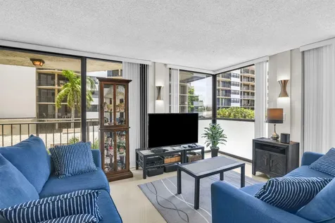 899 Jeffery Street Boca Raton FL 33487