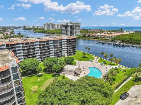899 Jeffery Street Boca Raton FL 33487