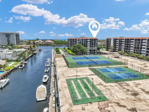 899 Jeffery Street Boca Raton FL 33487