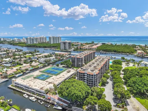 899 Jeffery Street Boca Raton FL 33487