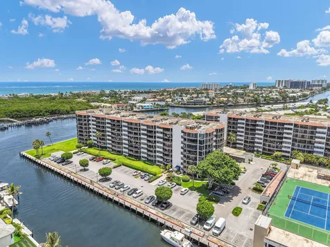899 Jeffery Street Boca Raton FL 33487