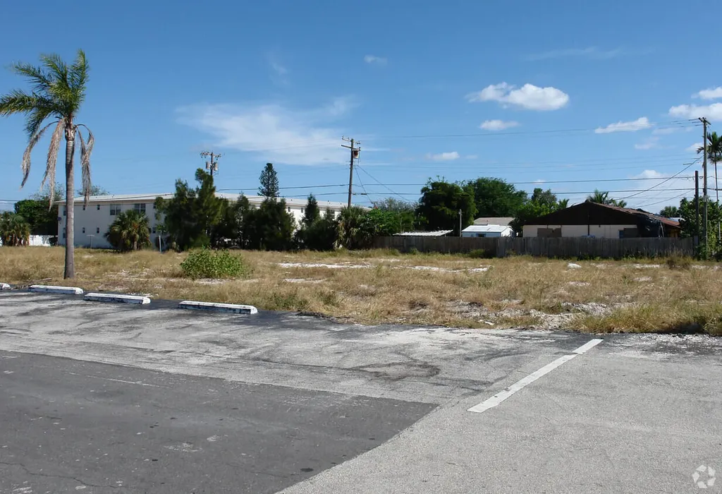 1122 S J Street Lake Worth Beach FL 33460