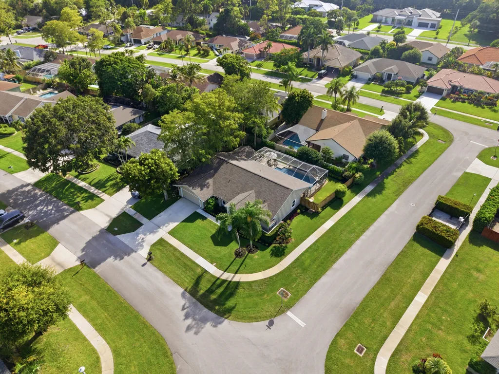 805 Daffodil Drive Wellington FL 33414