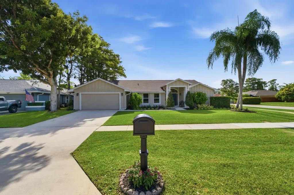 805 Daffodil Drive Wellington FL 33414