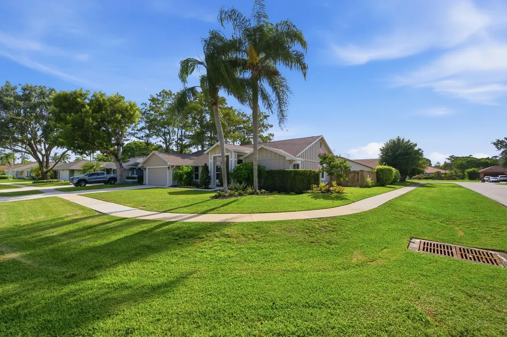 805 Daffodil Drive Wellington FL 33414