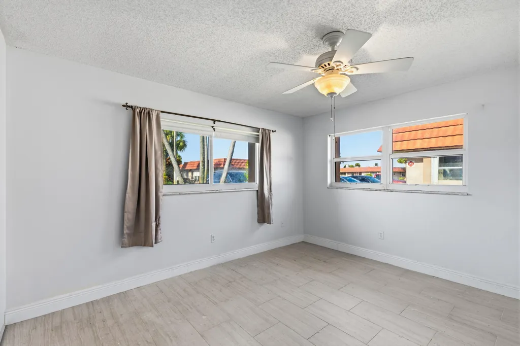 5725 Fernley Drive E West Palm Beach FL 33415