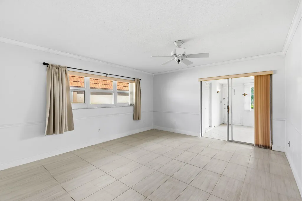 5725 Fernley Drive E West Palm Beach FL 33415