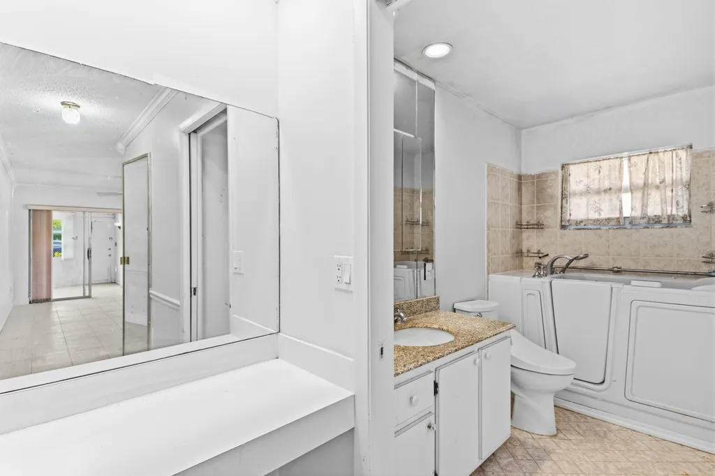 5725 Fernley Drive E West Palm Beach FL 33415