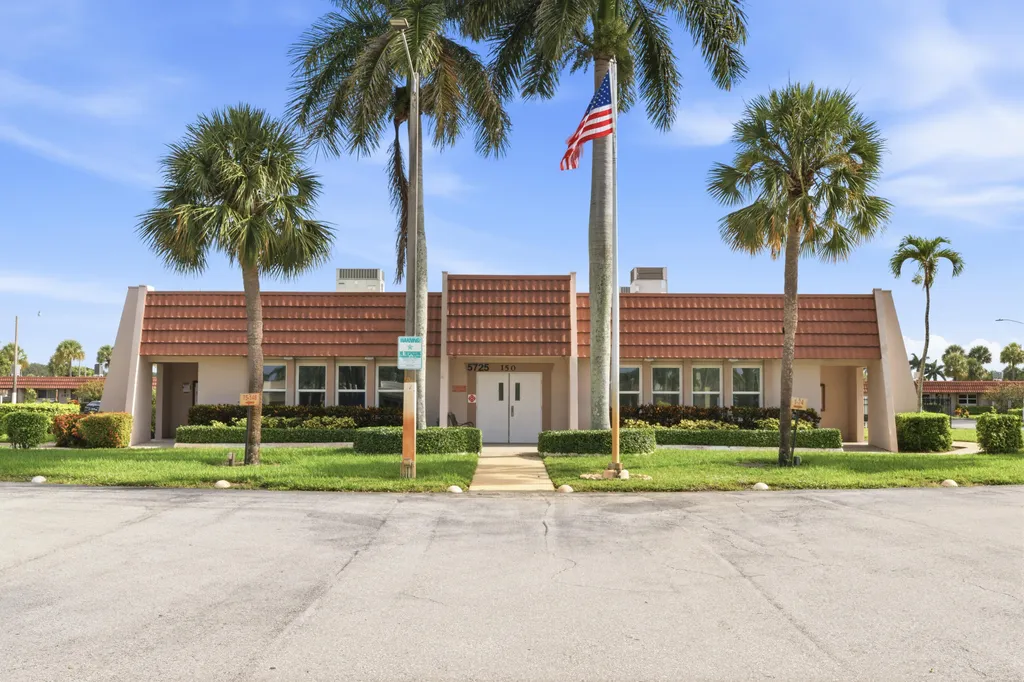 5725 Fernley Drive E West Palm Beach FL 33415