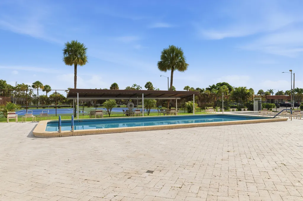5725 Fernley Drive E West Palm Beach FL 33415