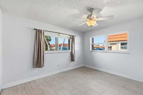 5725 Fernley Drive E West Palm Beach FL 33415