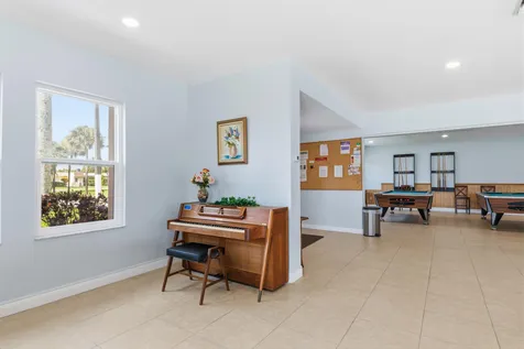 5725 Fernley Drive E West Palm Beach FL 33415