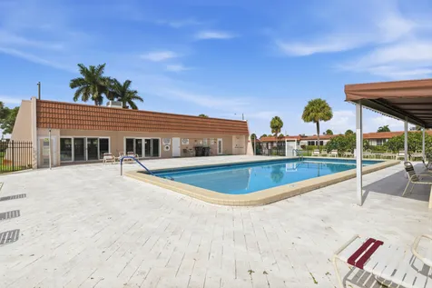 5725 Fernley Drive E West Palm Beach FL 33415
