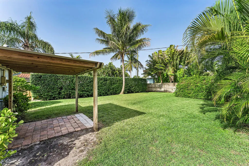 2105 N Federal Highway Lake Worth Beach FL 33460