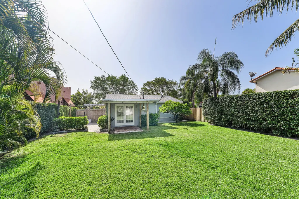 2105 N Federal Highway Lake Worth Beach FL 33460