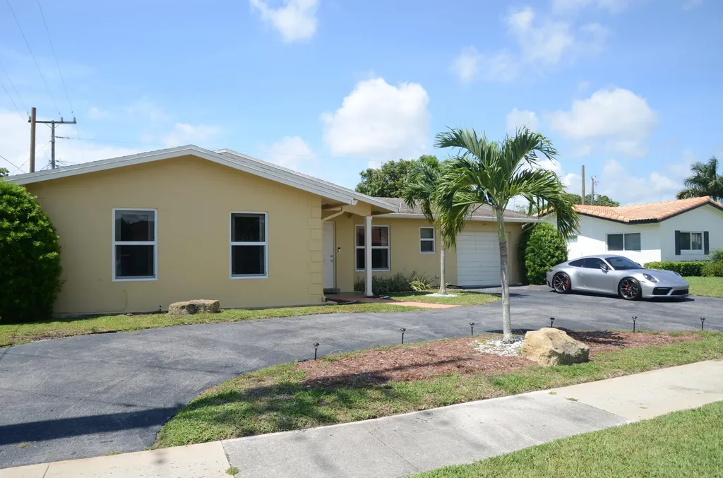 914 SW 4th Street Boca Raton FL 33486