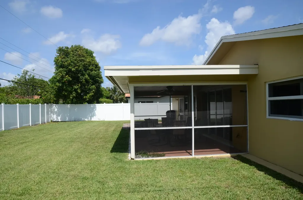 914 SW 4th Street Boca Raton FL 33486