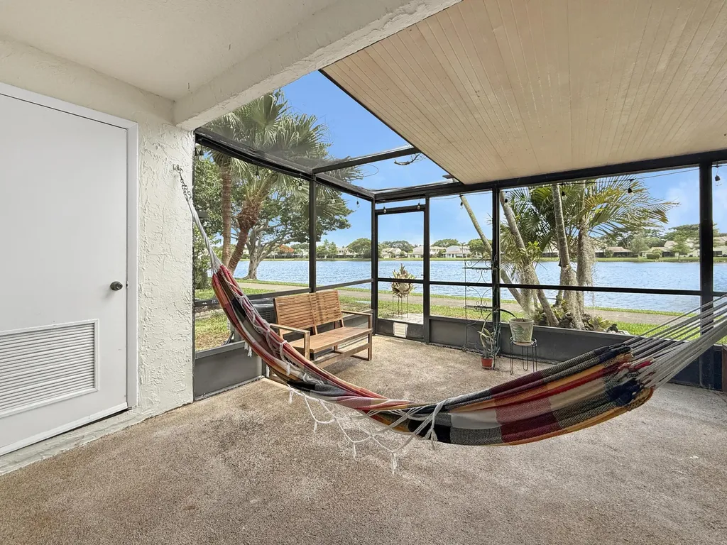 5246 Jog Lane Delray Beach FL 33484