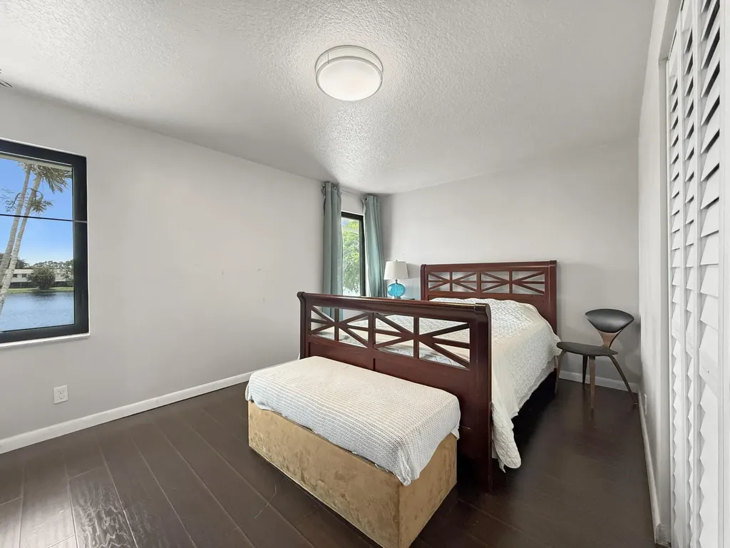 5246 Jog Lane Delray Beach FL 33484