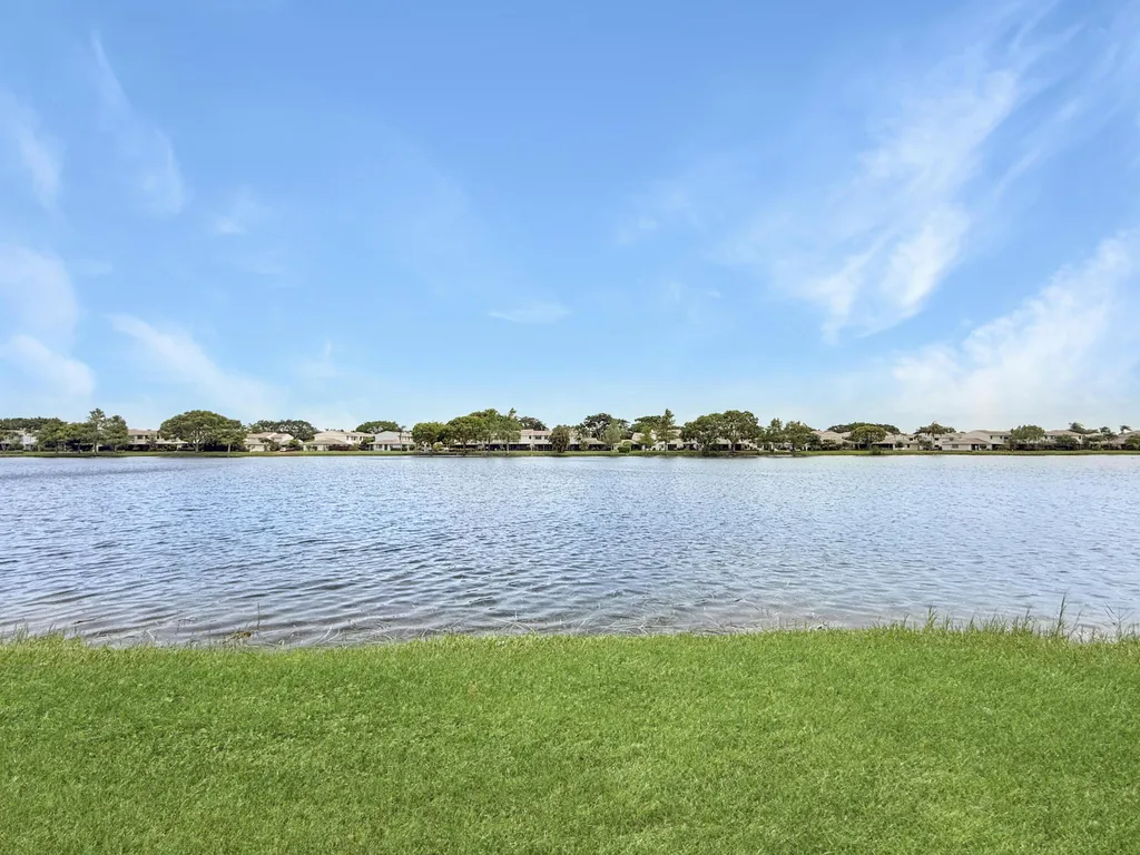 5246 Jog Lane Delray Beach FL 33484