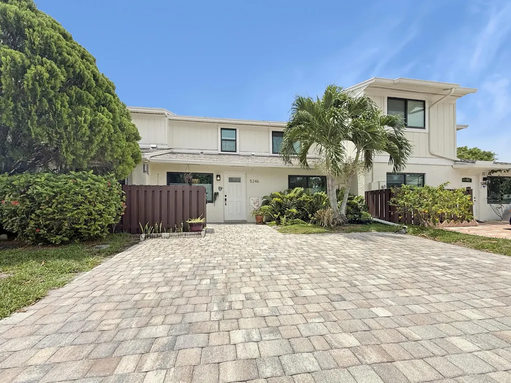 5246 Jog Lane Delray Beach FL 33484