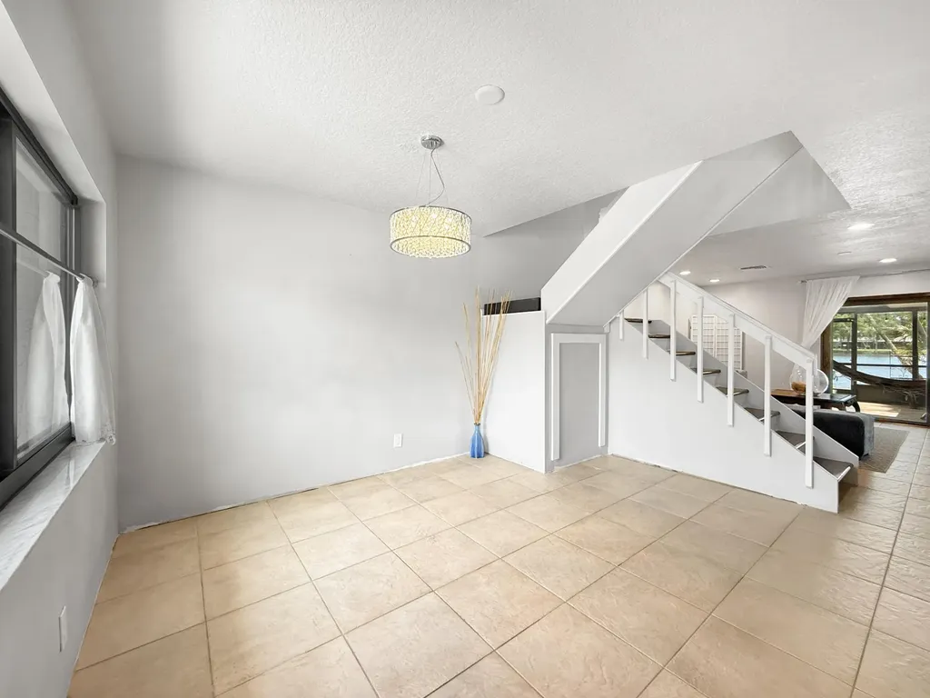 5246 Jog Lane Delray Beach FL 33484