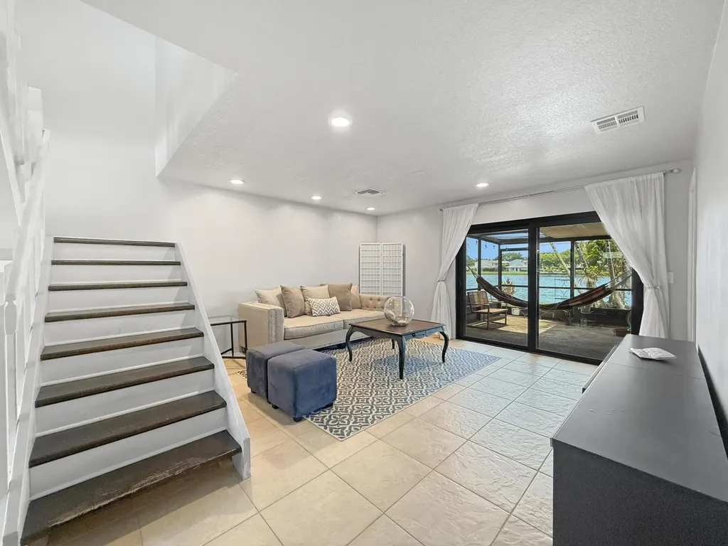 5246 Jog Lane Delray Beach FL 33484