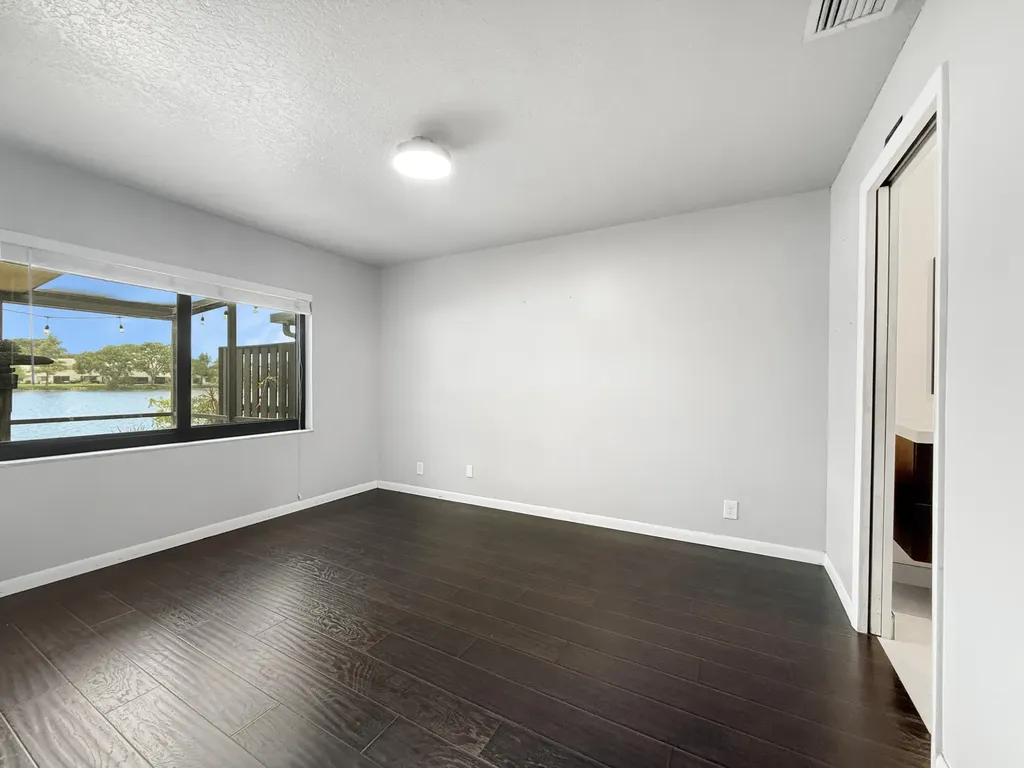 5246 Jog Lane Delray Beach FL 33484