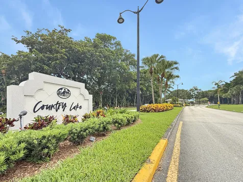 5246 Jog Lane Delray Beach FL 33484