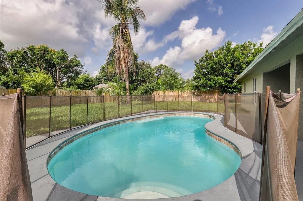 6900 2nd Street Jupiter FL 33458
