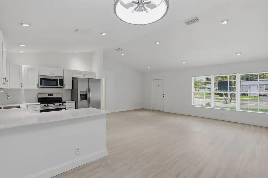 6900 2nd Street Jupiter FL 33458